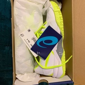 New In Box Asics Gel Challenger 12 - White & Safety Yellow